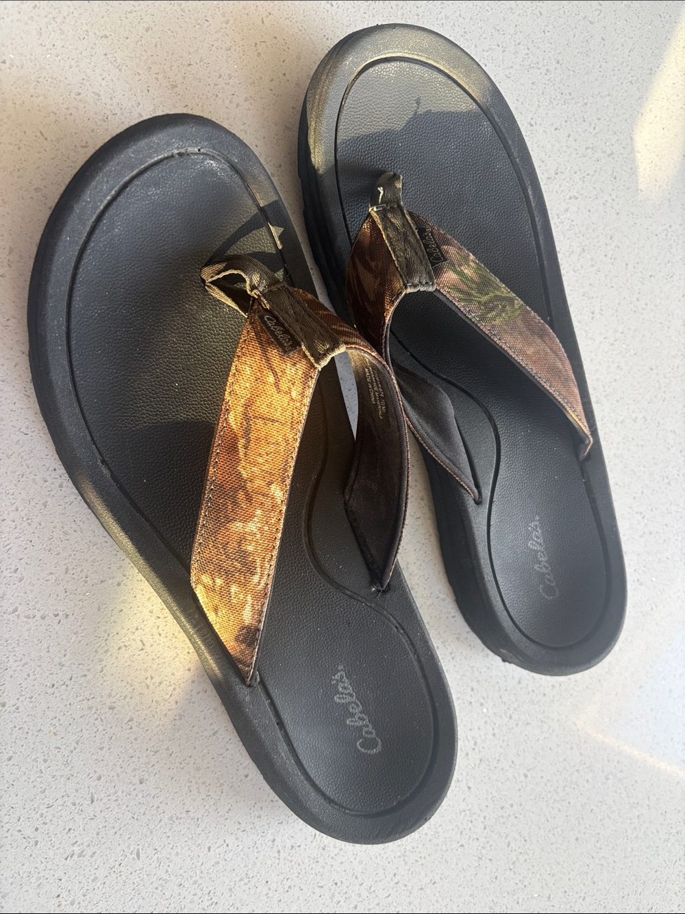 Cabelas Sandals flip flops- men